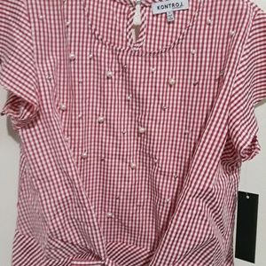 Meet your Posher, Claudia